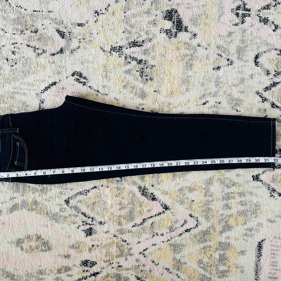Banana Republic Skinny Jeans – Size 2 - Picture 6 of 7